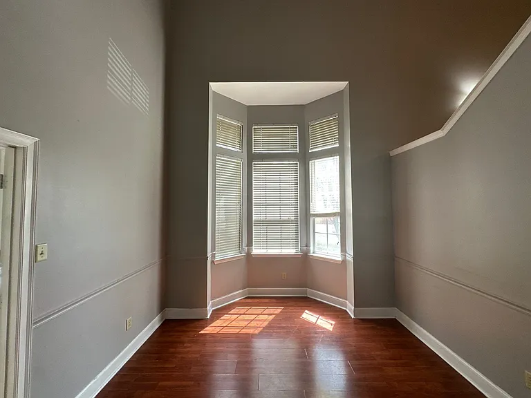 7900 Hunters Xing — Photo 5