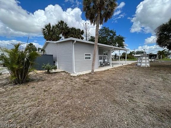 4th image of 27488 Bourbonniere DR
