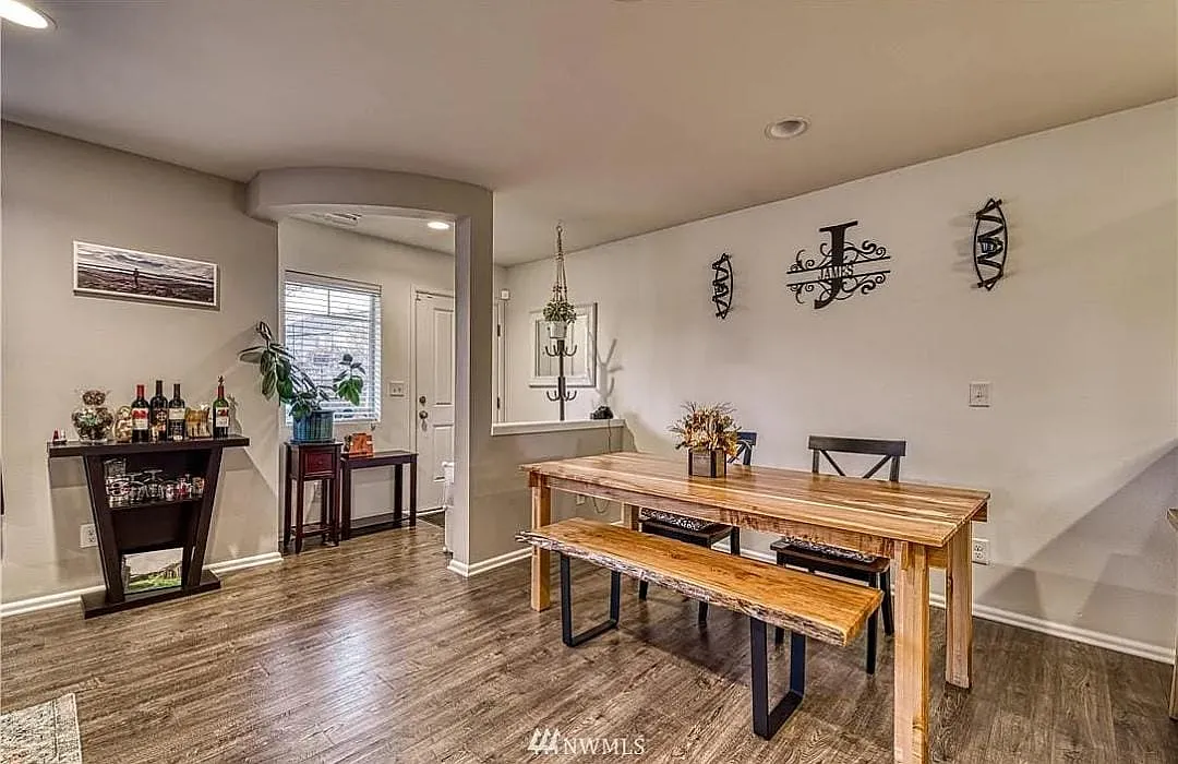 3 bed, 1545 sqft, $2,900 — Photo 4