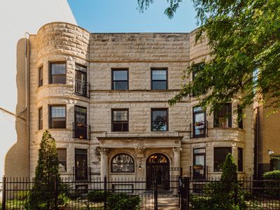 927 W Eastwood Ave APT 3E, Chicago, IL, 60640