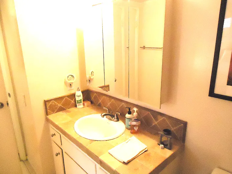 8840 Huntington Dr — Photo 12