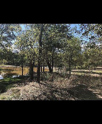 3rd image of 555 SW County Road 5