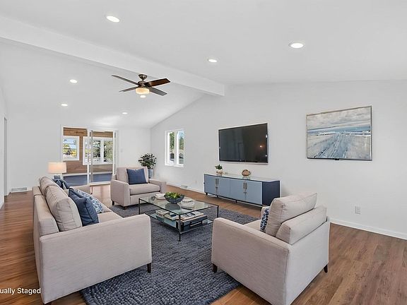 5th image of 1115 W 10th St