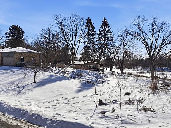 3rd image of 782 Randy Ave