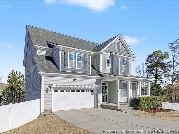 2nd image of 84 Torrington Rdg