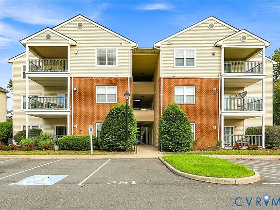 2nd image of 9601 Links Way APT M
