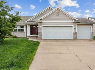5100 Windy Meadow Cir NE, Cedar Rapids, IA 52411