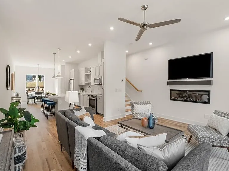 1237 Memorial Dr SE #102 — Photo 5