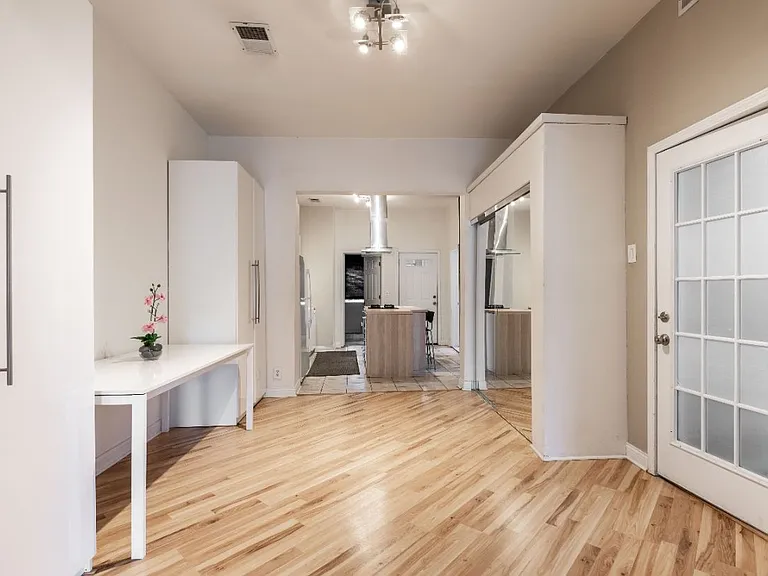 2554 W Cortland St #2 — Photo 12