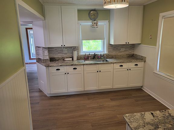 4th image of 3021 N Prater Ave