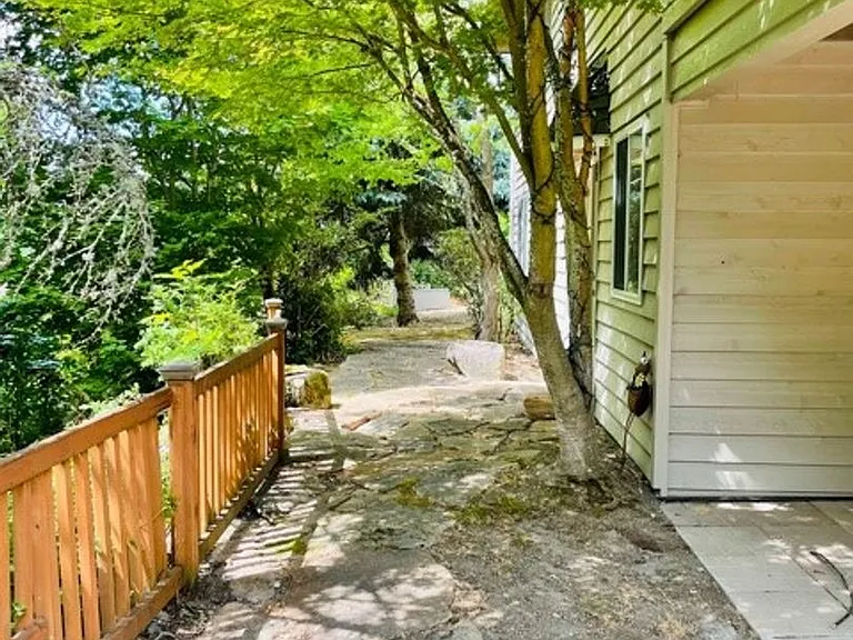 14007 SE 51st Pl — Photo 28
