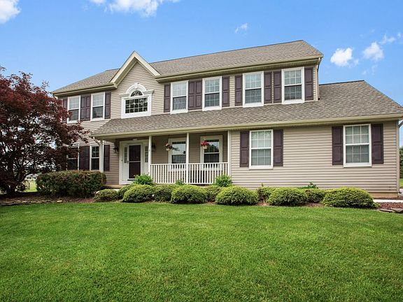 2nd image of 119 Bohemian Dr