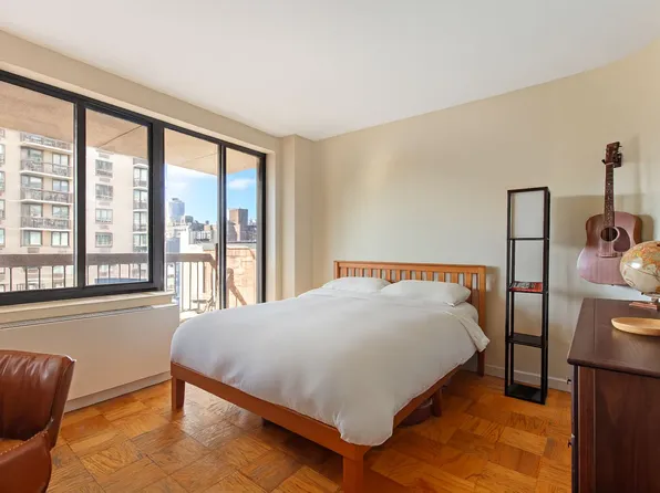 1441 Third Avenue image 11 of 14