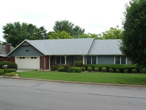 1st image of 2610 W Dauphine Dr