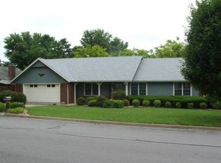 2610 W Dauphine Dr, Rogers, AR 72758