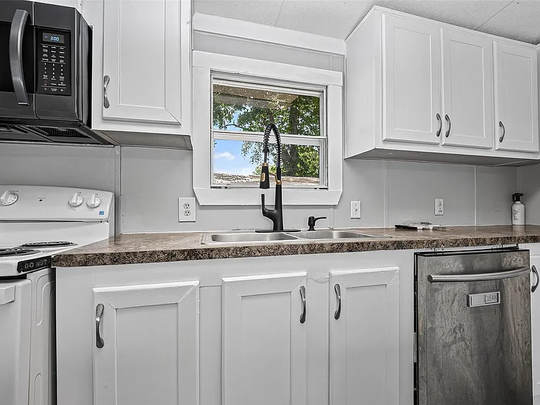 2122 Koster Rd — Photo 27