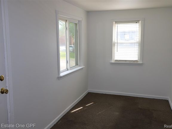 3rd image of 7052 Rivard Ave