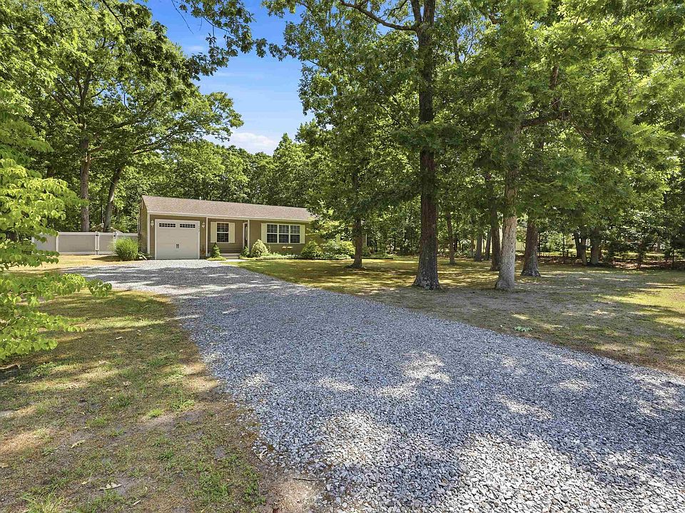 1st image of 302 Dogwood Ave