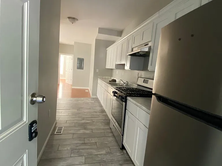 1317 Ella T Grasso Blvd #1R — Photo 7