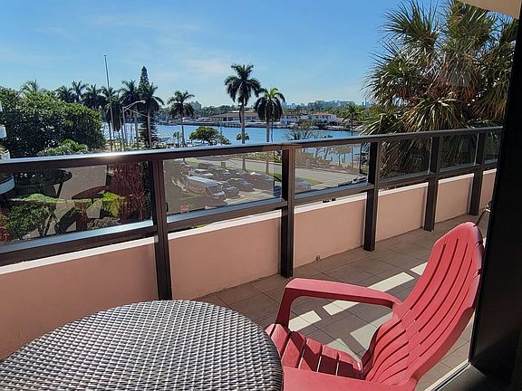 3rd image of 5225 Collins Ave #Id1246523p