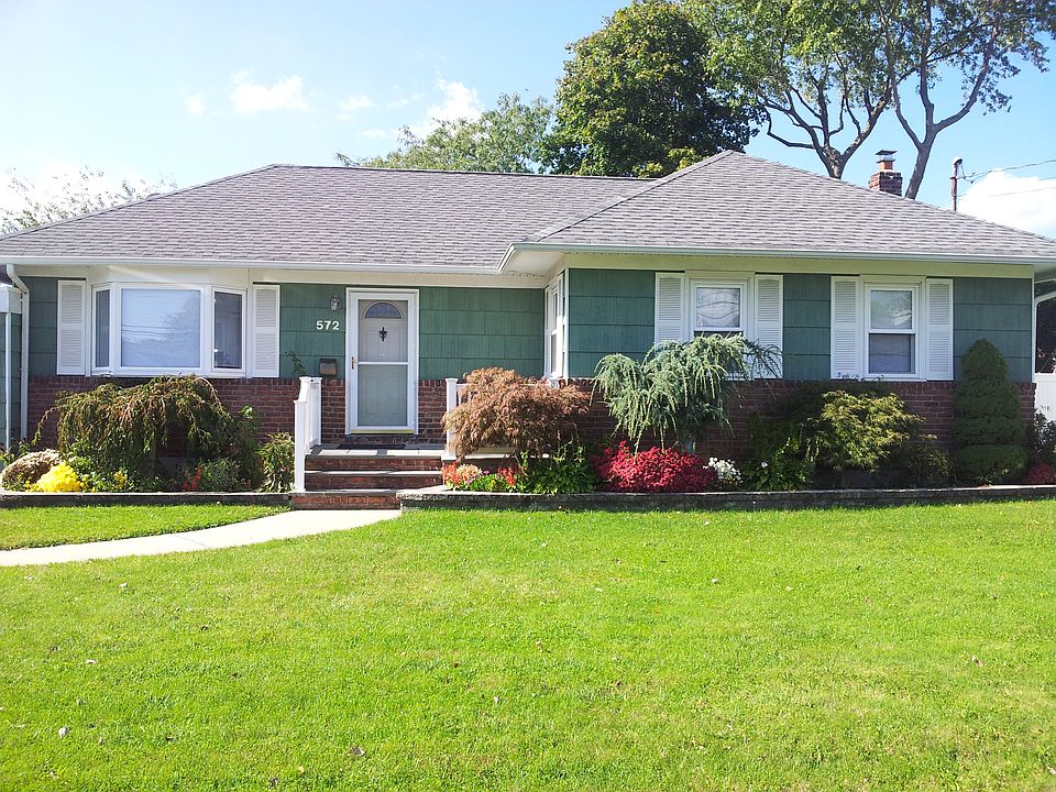 1st image of 572C Center Briarwood Ave