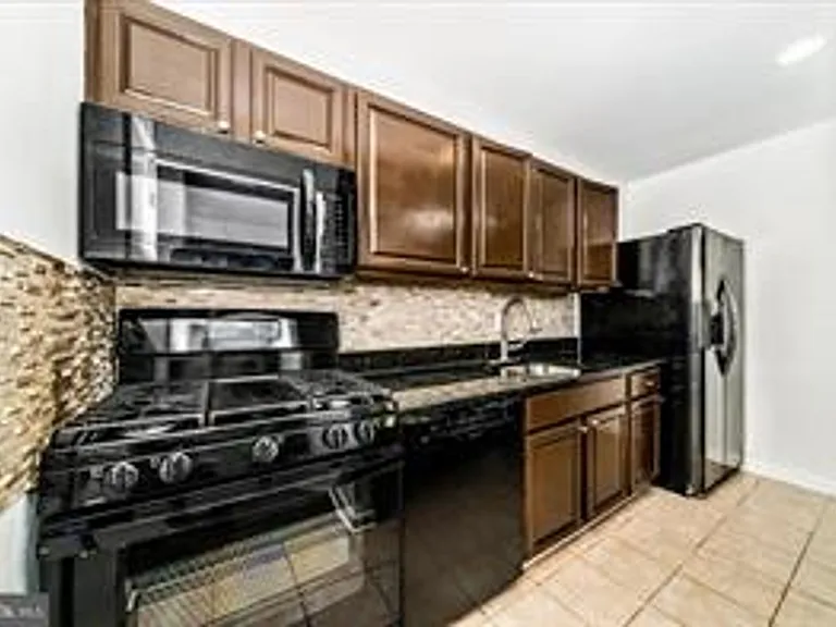 12202 Braxfield Ct #16/228 — Photo 22