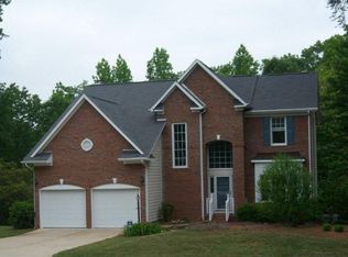 3213 Peninsula Dr, Jamestown, NC 27282