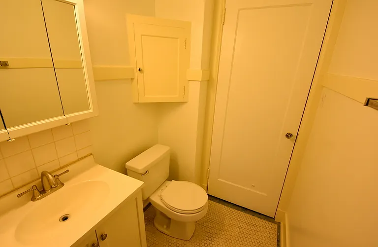 Sherwood Apartments — Photo 35