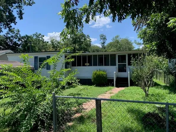 2708 Brunswick St, Tifton, GA 31794