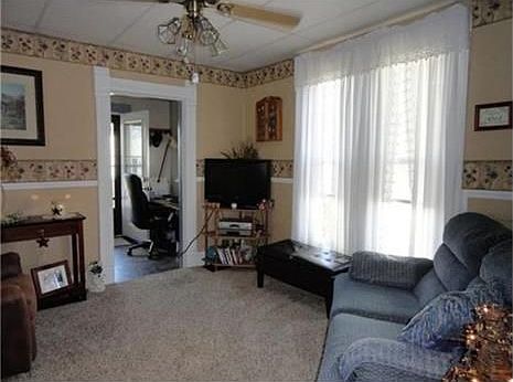 3rd image of 513 S Madriver St