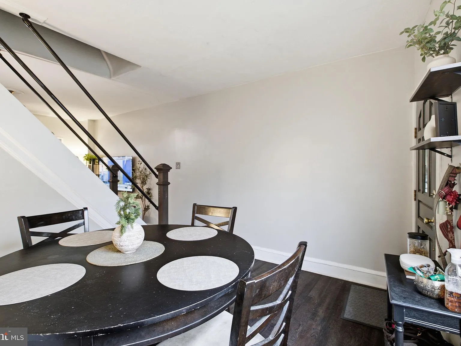 2 bed, $2,800 — Photo 3