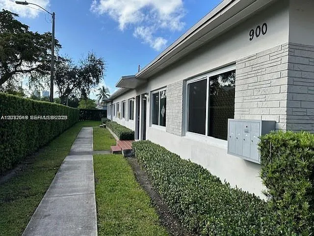 900 SW 5th Ave #3 — Photo 4
