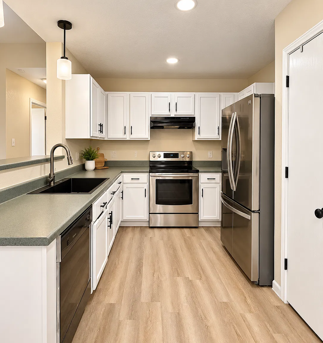 3 bed, 1126 sqft, $1,550 — Photo 3