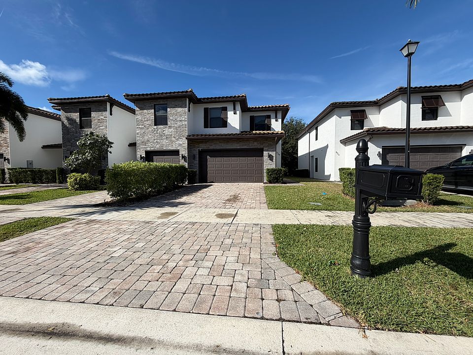 1st image of 329 Bella Sol Way #1