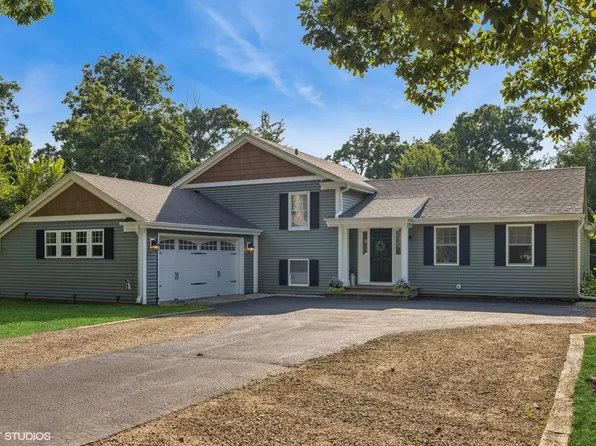 14724 Emery Ln, Woodstock, IL 60098