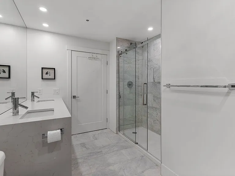 923 15th Ave SW #407 — Photo 17