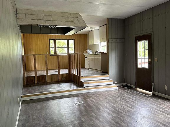 3rd image of 54 Woody Ln