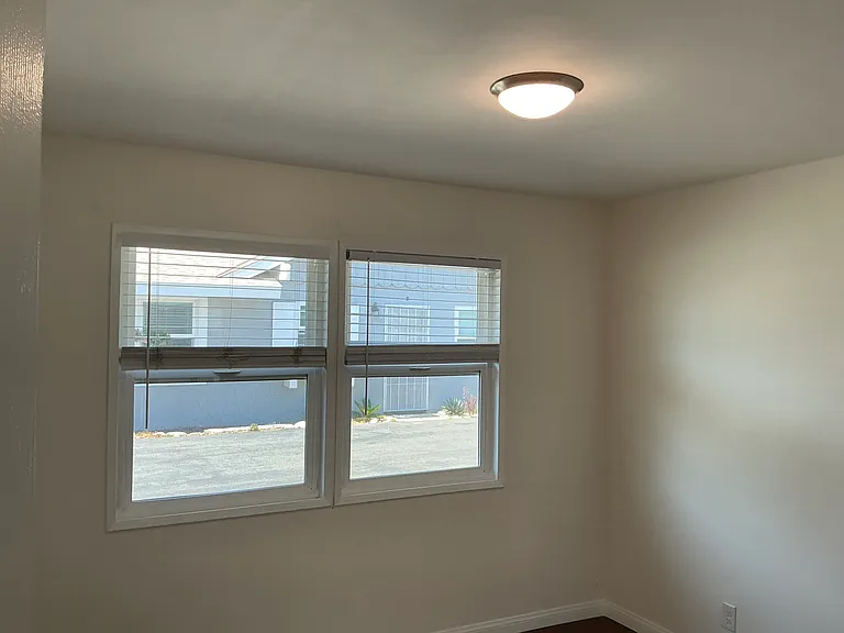 364 16th Pl #A — Photo 20