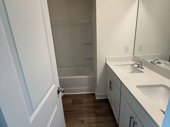 5th image of 86 Amaryllis Ln