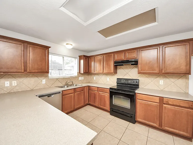 6411 Bright Falls Ln — Photo 8