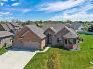 15438 Orchard Meadows Dr, Monroe, MI 48161