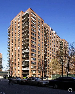 Rented by PWV Acquisitions | media 21