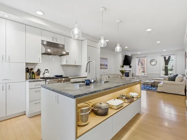 5 Auburn St #1, Charlestown, MA 02129