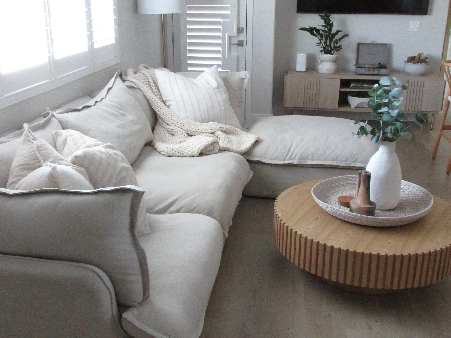 2 bed, 1074 sqft, $2,500 — Photo 2