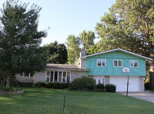 1009 S 13th Ave W, Newton, IA 50208