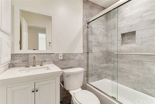 6901 Amy Ave — Photo 3