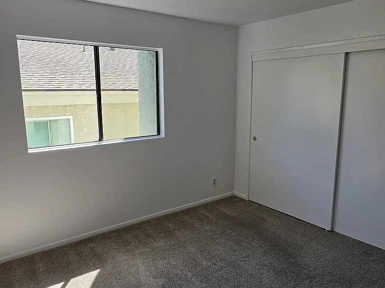533 E Verdugo Ave — Photo 21