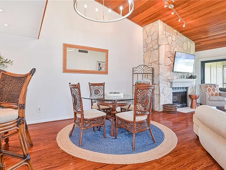 16650 Partridge Place Rd #204 — Photo 5