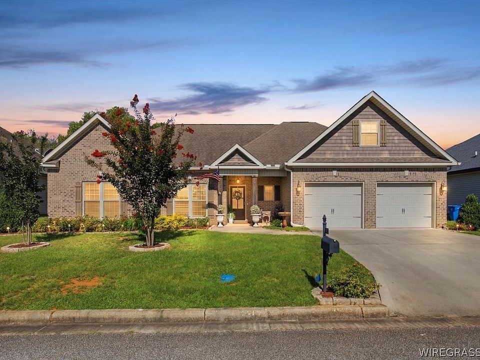 1st image of 215 Ponderosa Dr