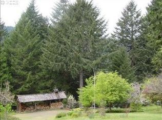 587 Wapiti Ln, Umpqua, OR 97486